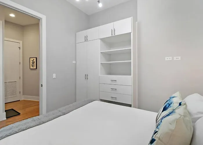 Well-equipped 2br With Laundry - Crosby 205 *