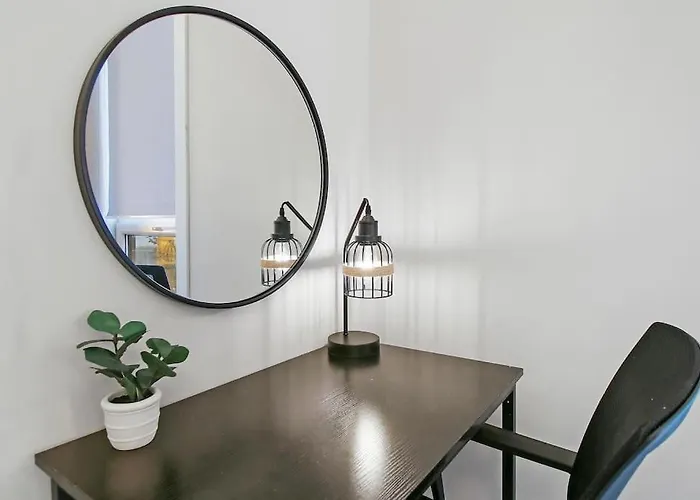 Well-equipped 2br With Laundry - Crosby 205